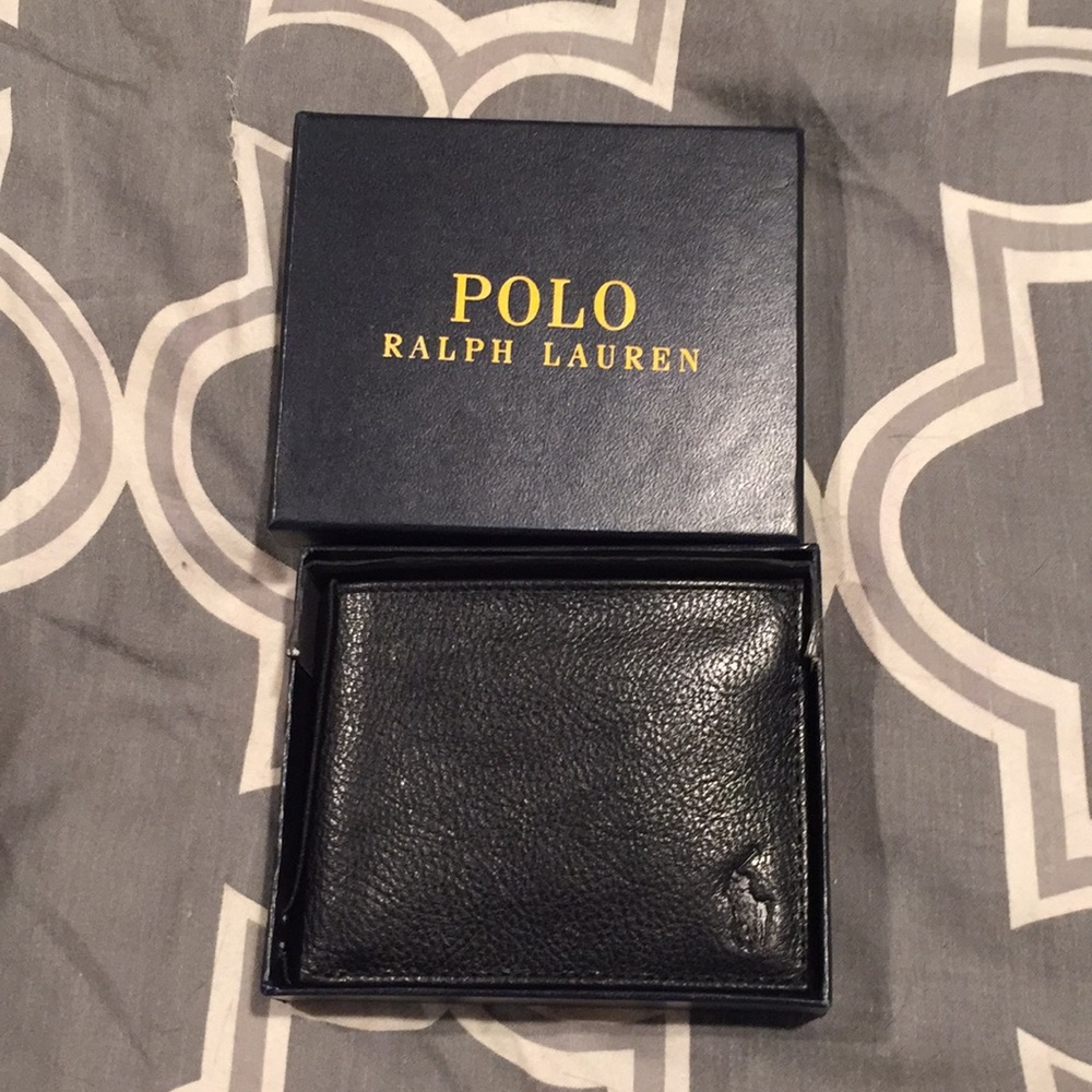 Men’s black fold wallet